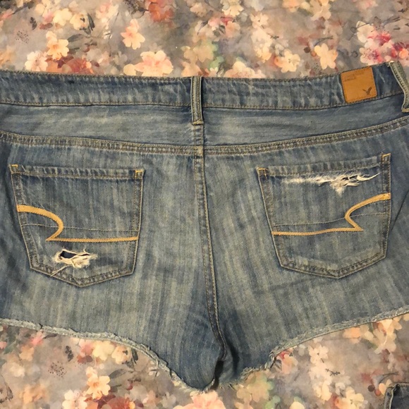 (2) Pairs of American Eagle Jean Shorts - Picture 6 of 9